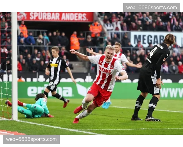 奥格斯堡马森戈黄牌暴露防守动作，中场拼抢强度需控制