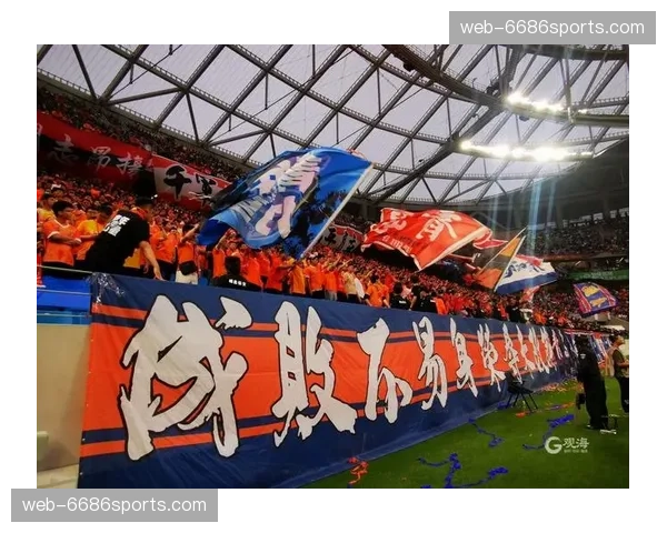 青岛海牛主场氛围营造 三万七千观众创纪录助威